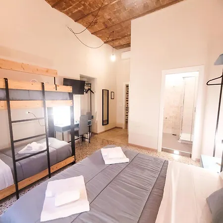 Pensión Guest House Napoli Centrale 4*